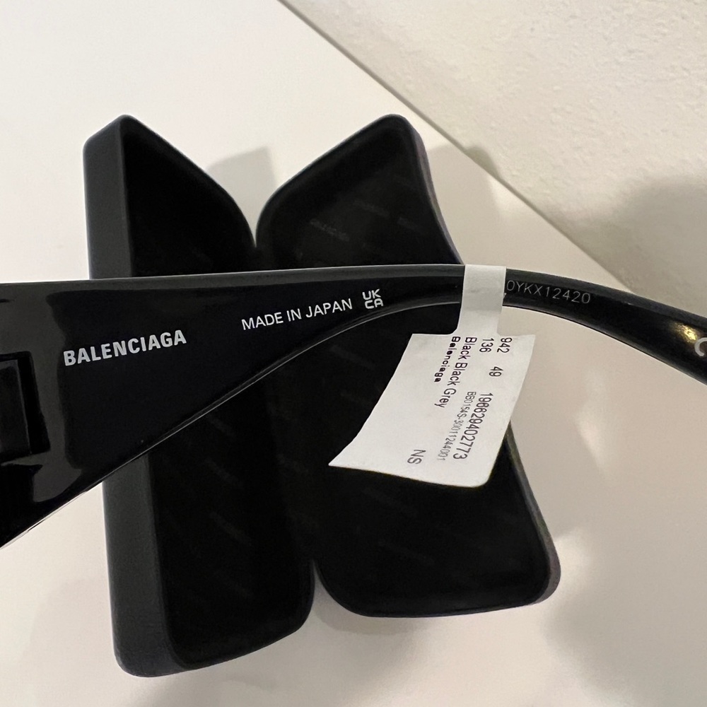 NEW Unisex  Balenciaga  Sunglasse - Picture 12 of 13